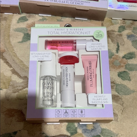 Smoke & Mirrors Makeup Set Collection - Picture 2 of 6